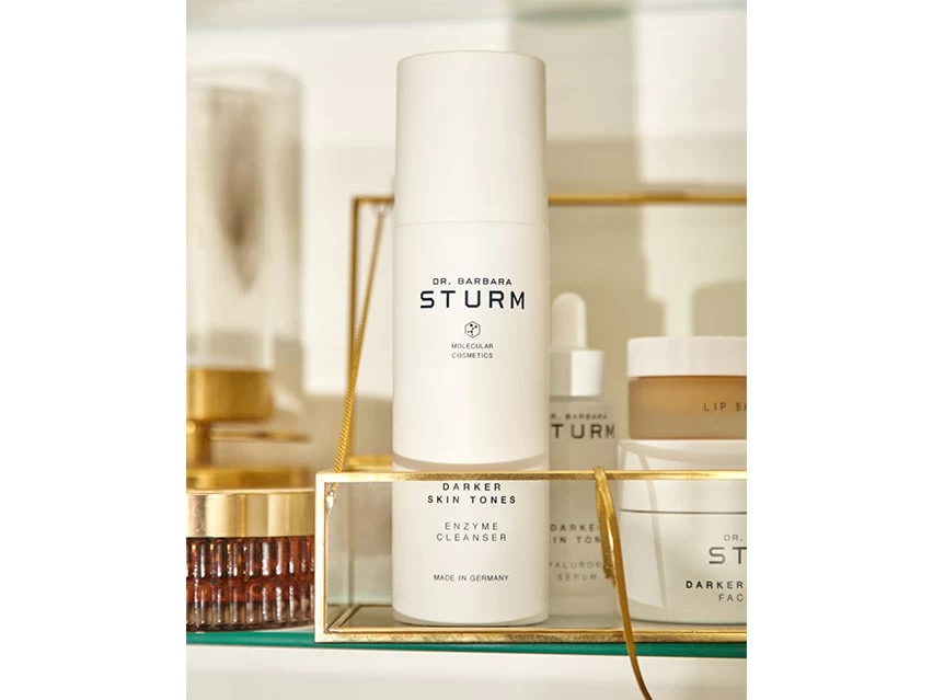 Dr. Barbara Sturm Darker Skin Tones Enzyme Cleanser 6 Dr. Barbara Sturm Darker Skin Tones Enzyme Cleanser - Image 4