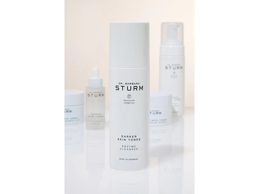 Dr. Barbara Sturm Darker Skin Tones Enzyme Cleanser 5 Dr. Barbara Sturm Darker Skin Tones Enzyme Cleanser - Image 3