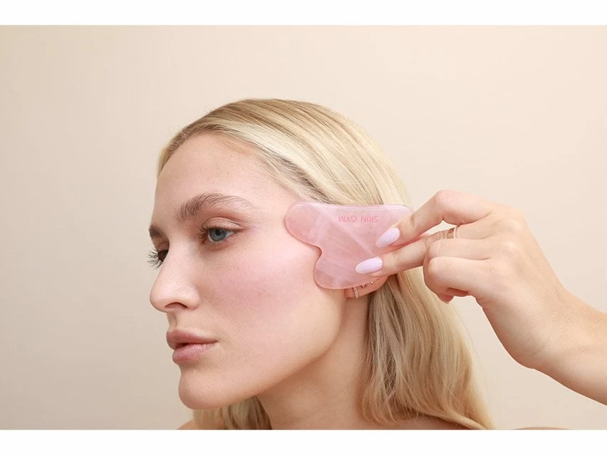 Skin Gym Rose Quartz Sculpty Heart Gua Sha 6 Skin Gym Rose Quartz Sculpty Heart Gua Sha - Image 4