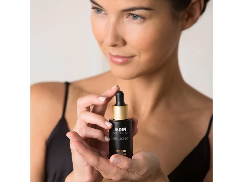 ISDIN Isdinceutics Melatonik Lightweight Night Serum With Backuchiol 14 ISDIN Isdinceutics Melatonik Lightweight Night Serum With Backuchiol - Image 12