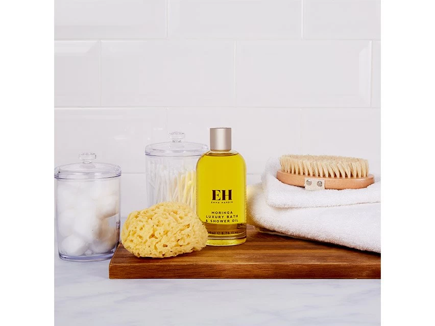 Emma Hardie Moringa Luxury Bath & Shower Oil 5 Emma Hardie Moringa Luxury Bath & Shower Oil - Image 3