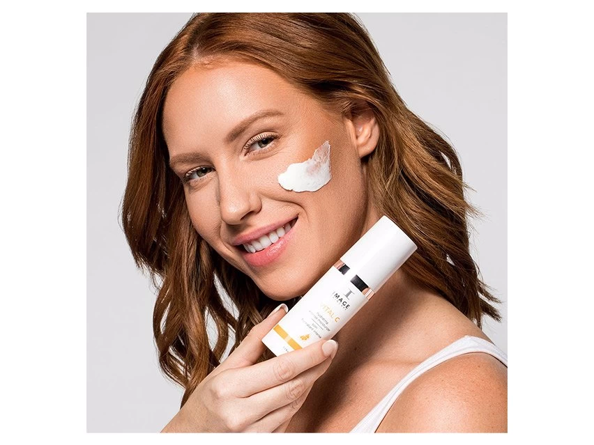 IMAGE Skincare Vital C Hydrating Intense Moisturizer 7 IMAGE Skincare Vital C Hydrating Intense Moisturizer - Image 5