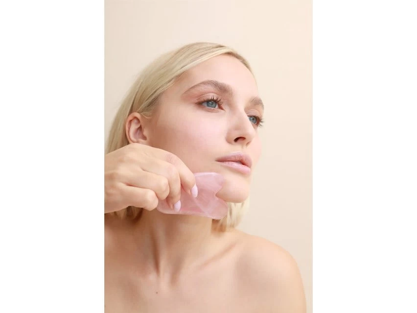 Skin Gym Rose Quartz Sculpty Heart Gua Sha 7 Skin Gym Rose Quartz Sculpty Heart Gua Sha - Image 5