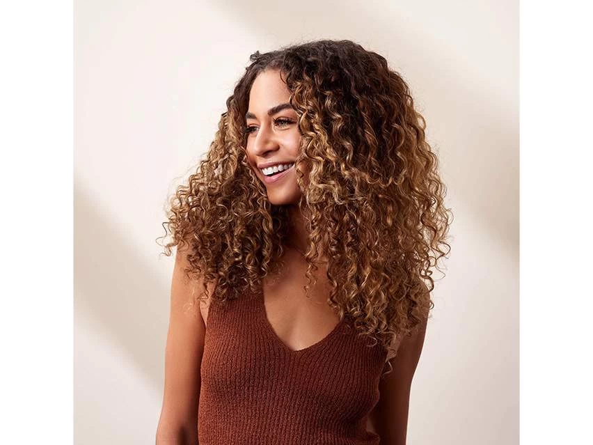 OLAPLEX Anti-Frizz Smooth & Shine Set 9 OLAPLEX Anti-Frizz Smooth & Shine Set - Image 7